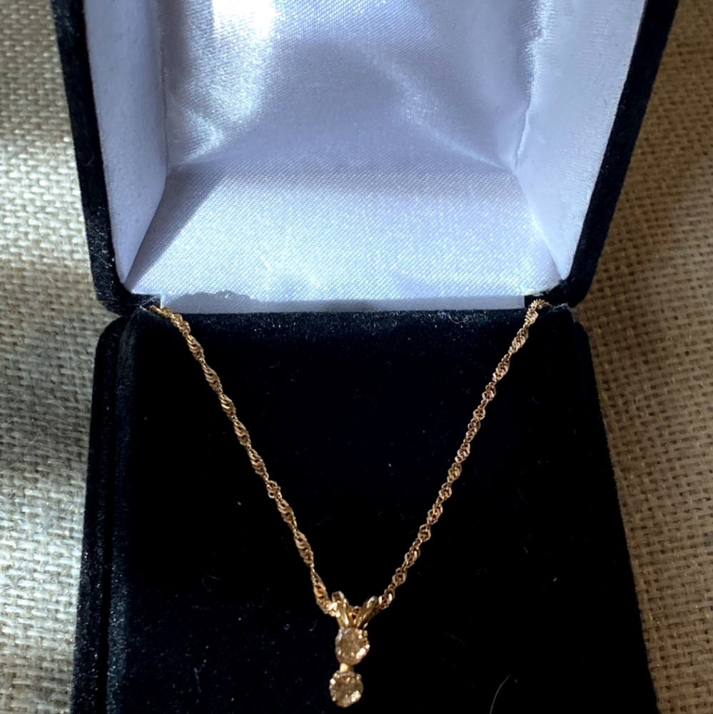 14 kt gold diamond necklace